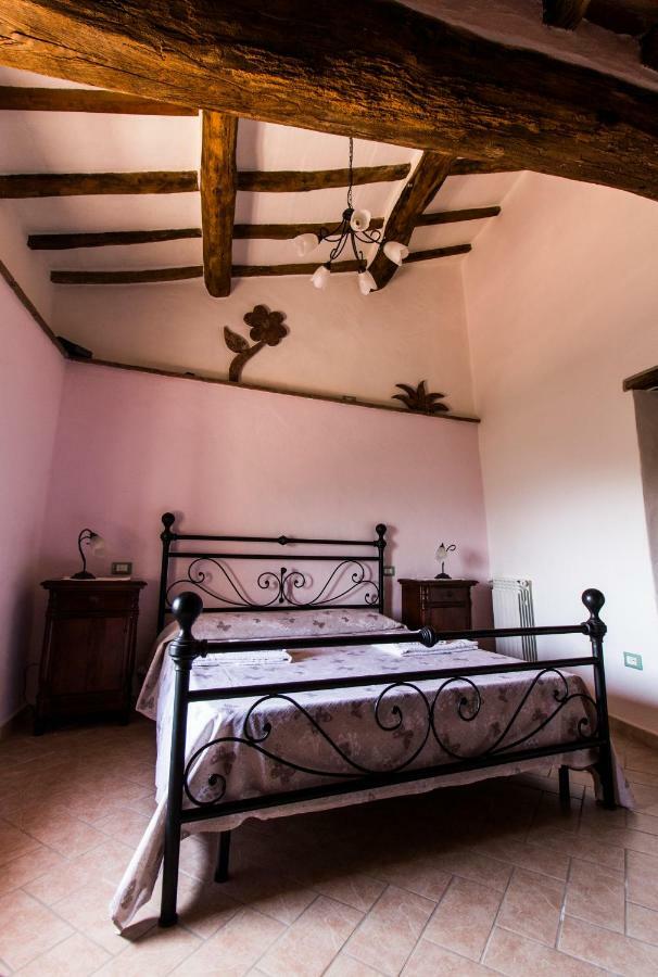 Le Dame Del Borgo Apartment Sassetta Exterior photo
